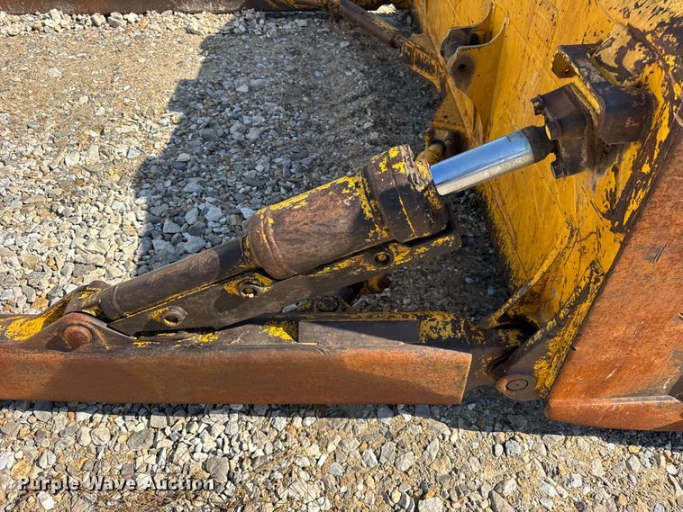 image for item EF2246 Komatsu D65-12 to D65-17 Dozer blade