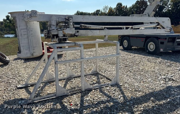 image for item EF2253 Bucket truck boom lift