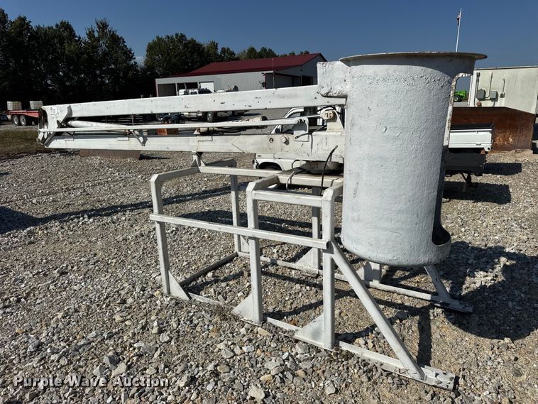 image for item EF2253 Bucket truck boom lift