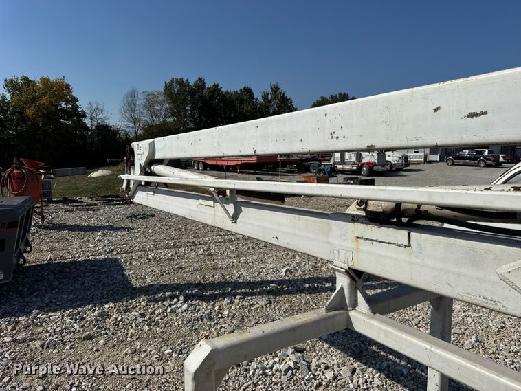 image for item EF2253 Bucket truck boom lift