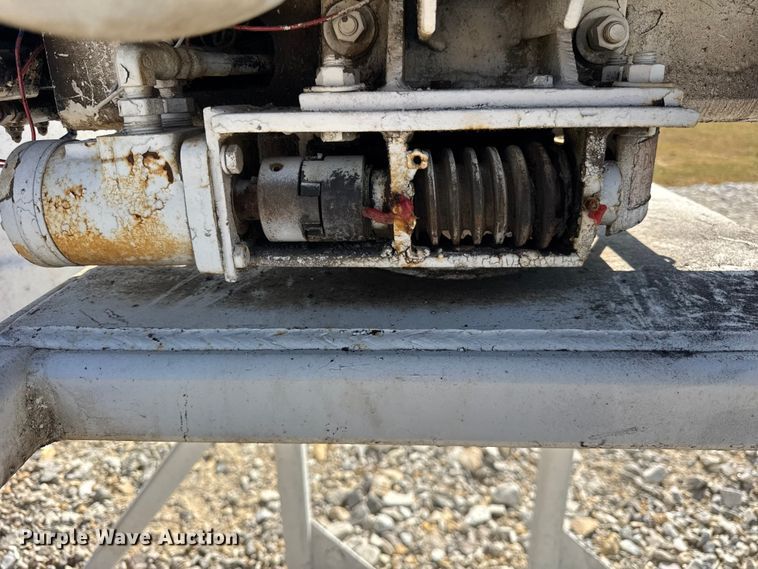 image for item EF2253 Bucket truck boom lift