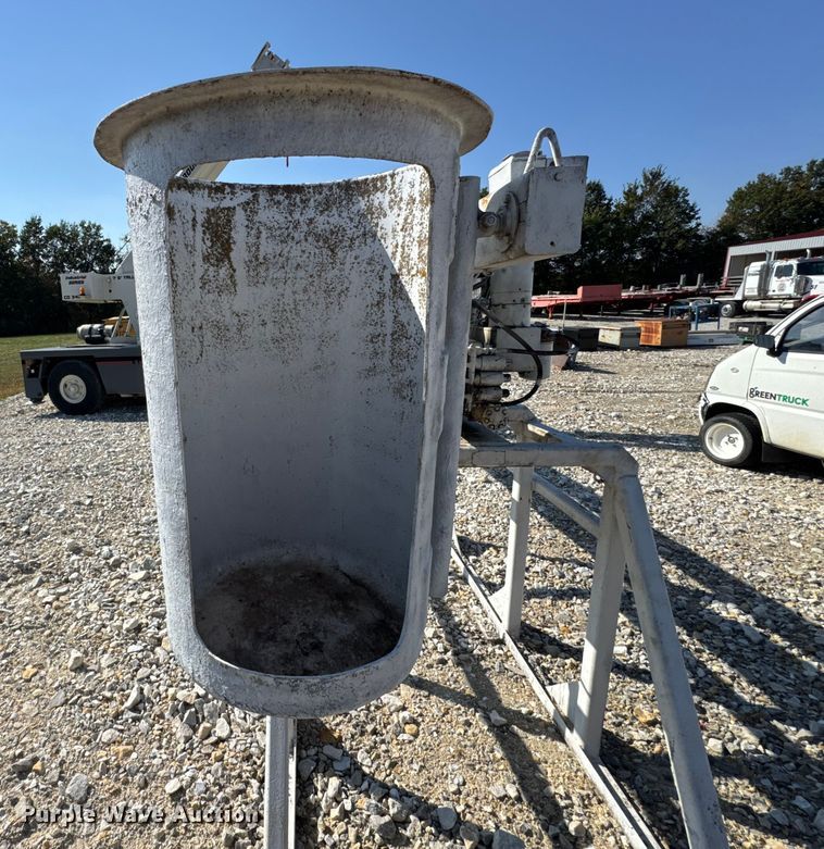 image for item EF2253 Bucket truck boom lift