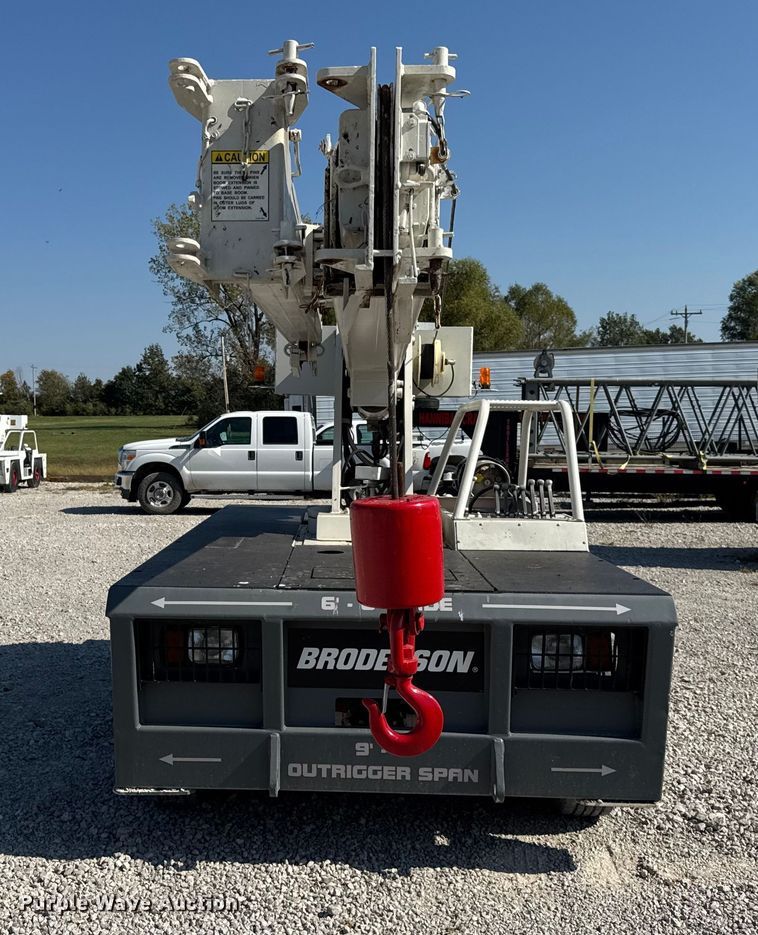 image for item EF2254 Broderson IC-80-3F crane