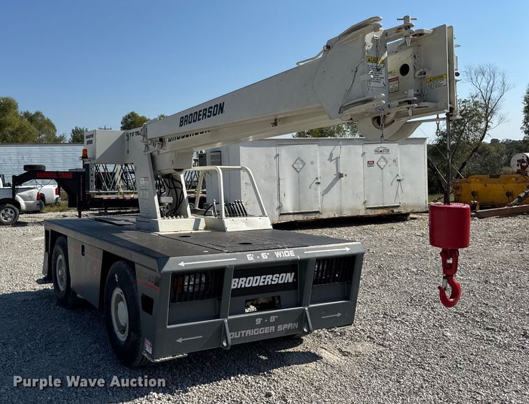 image for item EF2254 Broderson IC-80-3F crane