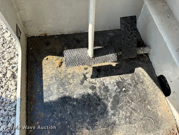 image for item EF2254 Broderson IC-80-3F crane