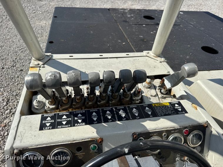 image for item EF2254 Broderson IC-80-3F crane