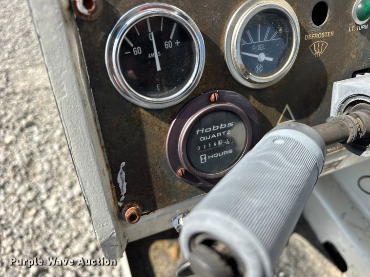 image for item EF2254 Broderson IC-80-3F crane