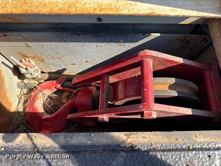 image for item EF2254 Broderson IC-80-3F crane