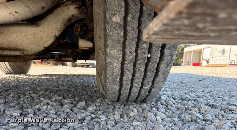 image for item EF2254 Broderson IC-80-3F crane