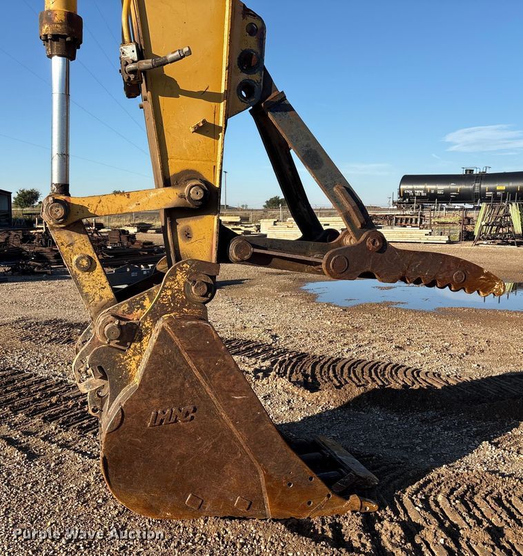 image for item EF6097 1997 Caterpillar 325B L excavator