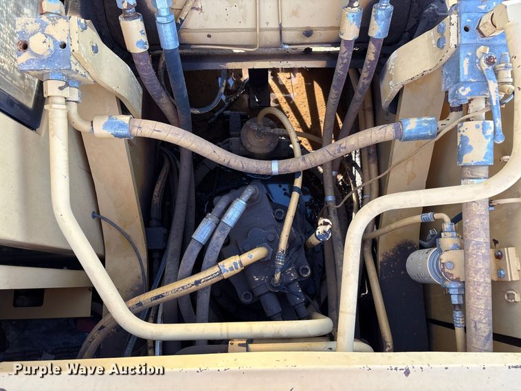 image for item EF6097 1997 Caterpillar 325B L excavator