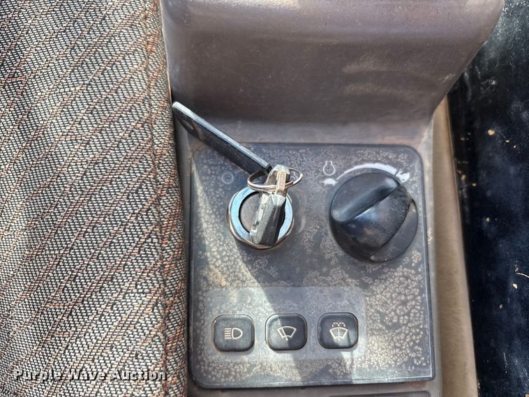 image for item EF6097 1997 Caterpillar 325B L excavator