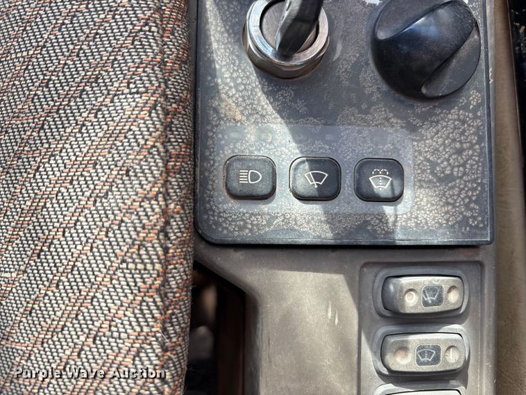 image for item EF6097 1997 Caterpillar 325B L excavator