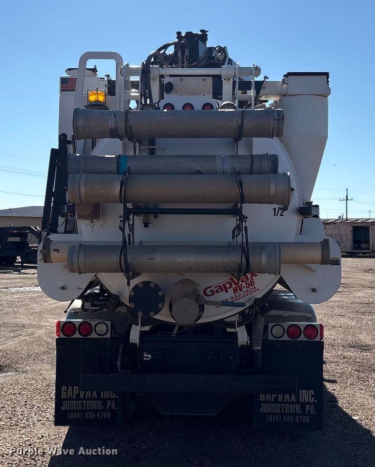 image for item EF6099 2003 Volvo VHD hydrovac truck