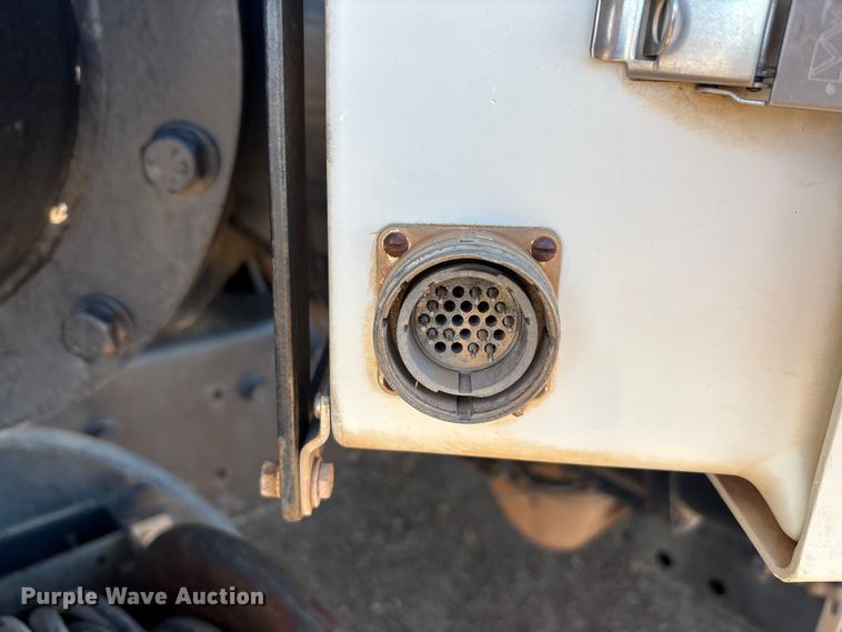 image for item EF6099 2003 Volvo VHD hydrovac truck