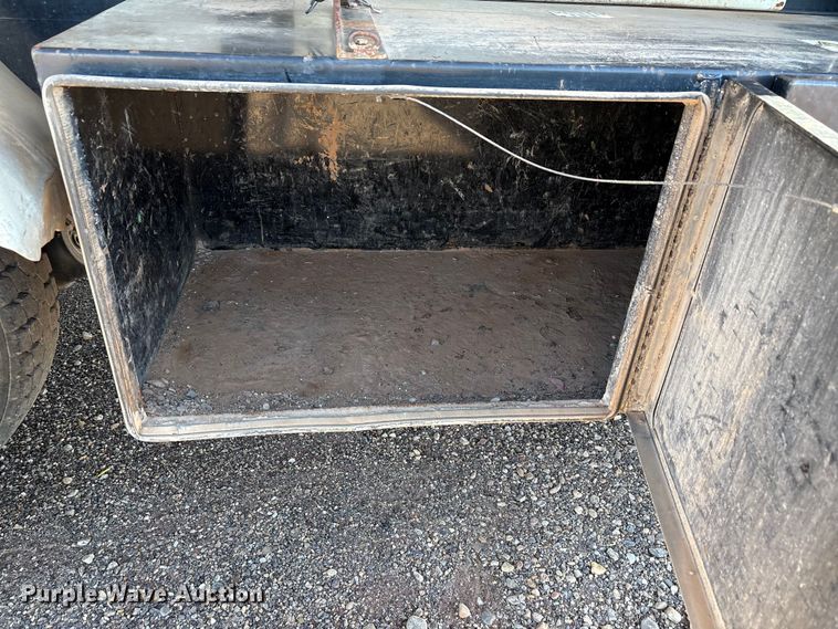 image for item EF6099 2003 Volvo VHD hydrovac truck