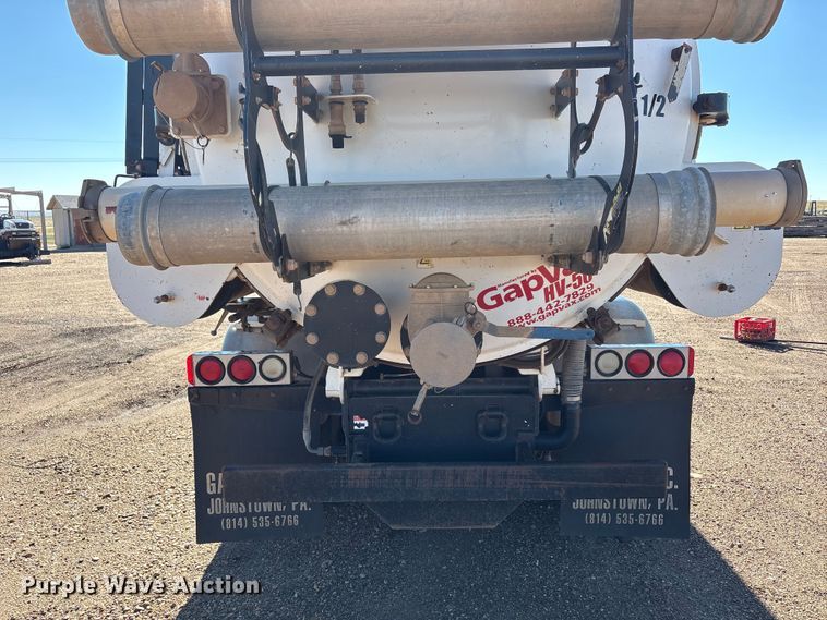 image for item EF6099 2003 Volvo VHD hydrovac truck