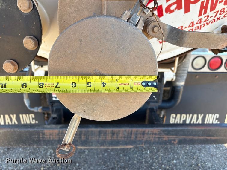 image for item EF6099 2003 Volvo VHD hydrovac truck