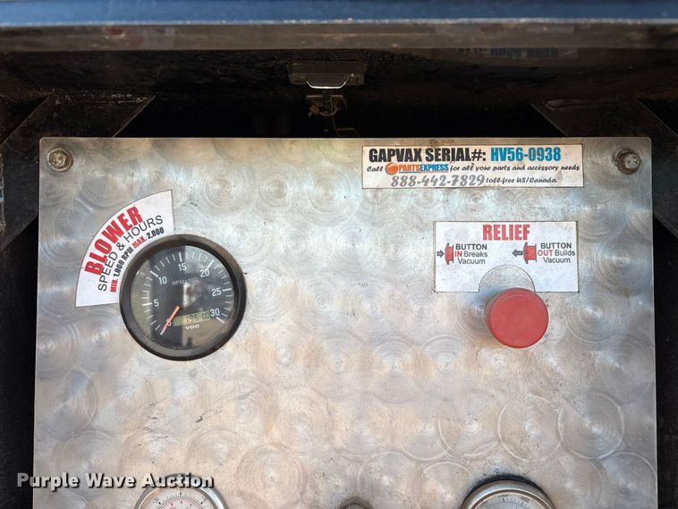 image for item EF6099 2003 Volvo VHD hydrovac truck