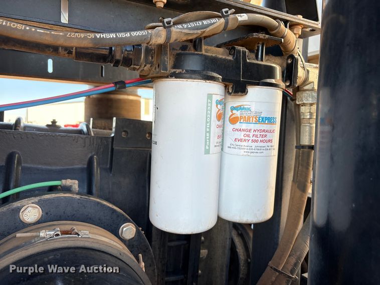 image for item EF6099 2003 Volvo VHD hydrovac truck