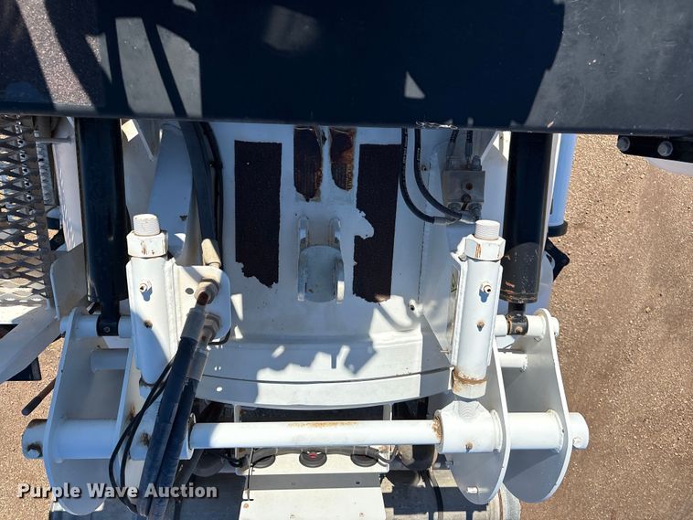 image for item EF6099 2003 Volvo VHD hydrovac truck