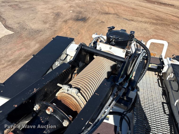 image for item EF6099 2003 Volvo VHD hydrovac truck