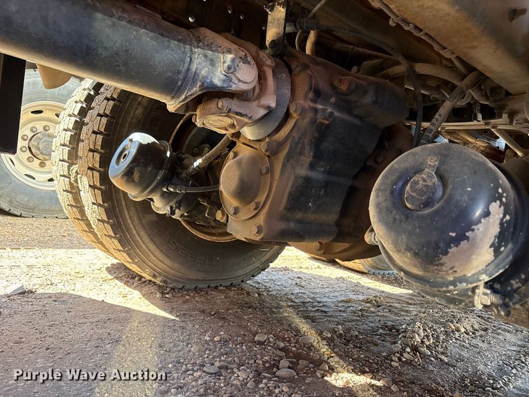 image for item EF6099 2003 Volvo VHD hydrovac truck