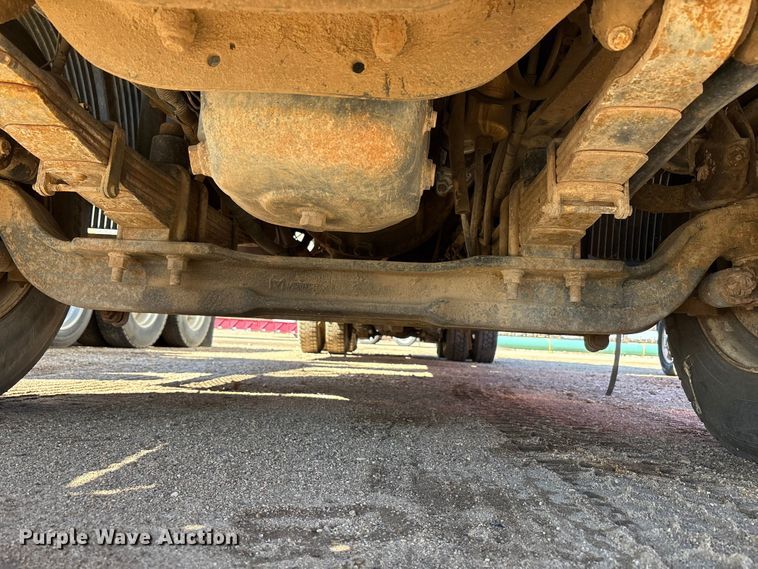 image for item EF6099 2003 Volvo VHD hydrovac truck