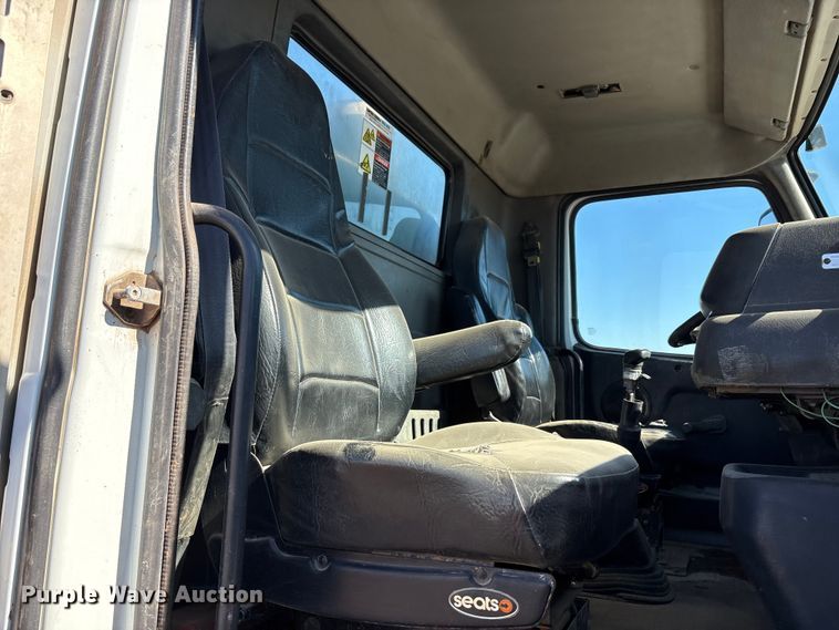 image for item EF6099 2003 Volvo VHD hydrovac truck