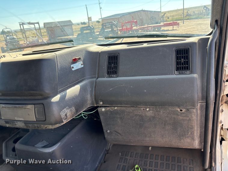 image for item EF6099 2003 Volvo VHD hydrovac truck