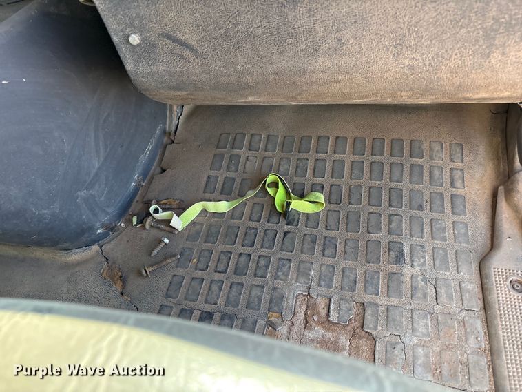 image for item EF6099 2003 Volvo VHD hydrovac truck