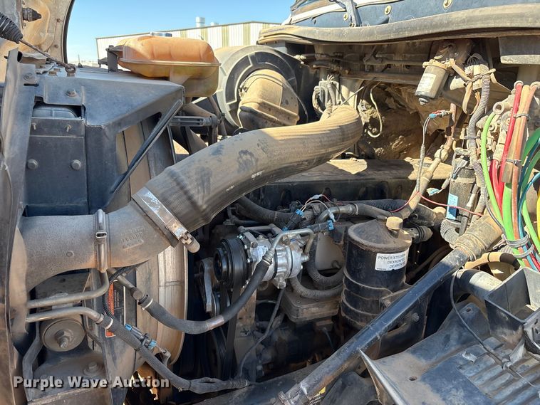 image for item EF6099 2003 Volvo VHD hydrovac truck