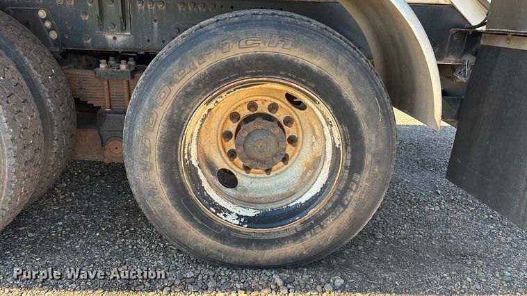 image for item EF6099 2003 Volvo VHD hydrovac truck