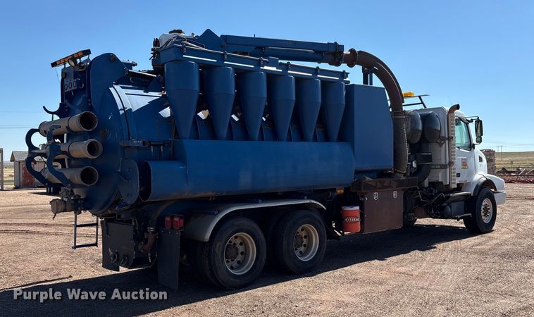image for item EF6100 2007 Volvo VHD hydrovac truck