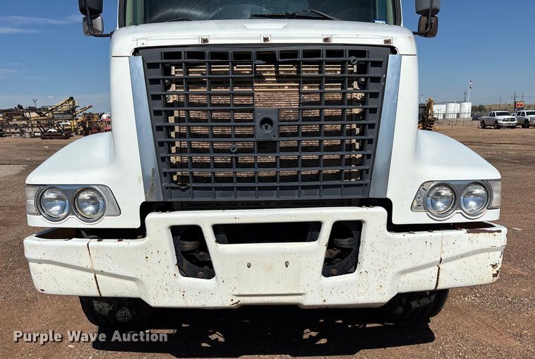 image for item EF6100 2007 Volvo VHD hydrovac truck