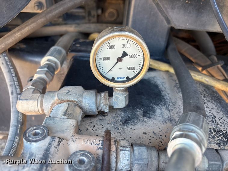 image for item EF6100 2007 Volvo VHD hydrovac truck