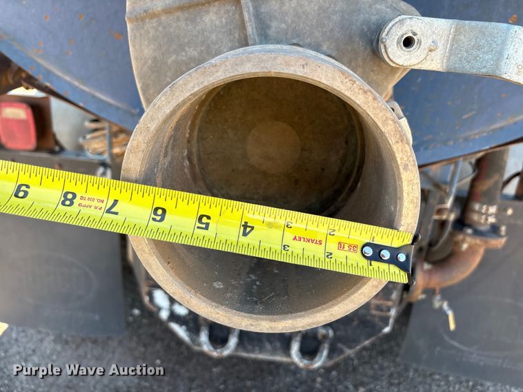 image for item EF6100 2007 Volvo VHD hydrovac truck