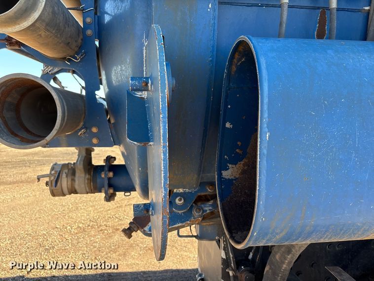 image for item EF6100 2007 Volvo VHD hydrovac truck