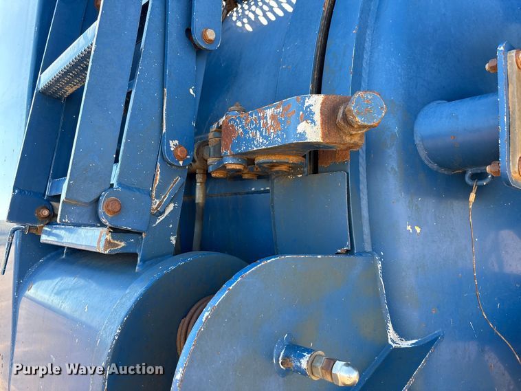 image for item EF6100 2007 Volvo VHD hydrovac truck