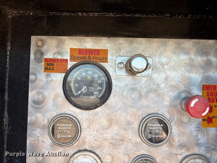 image for item EF6100 2007 Volvo VHD hydrovac truck