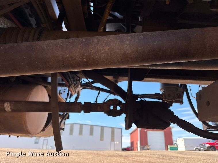 image for item EF6100 2007 Volvo VHD hydrovac truck