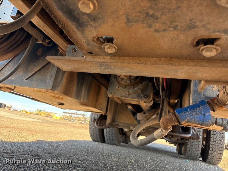 image for item EF6100 2007 Volvo VHD hydrovac truck