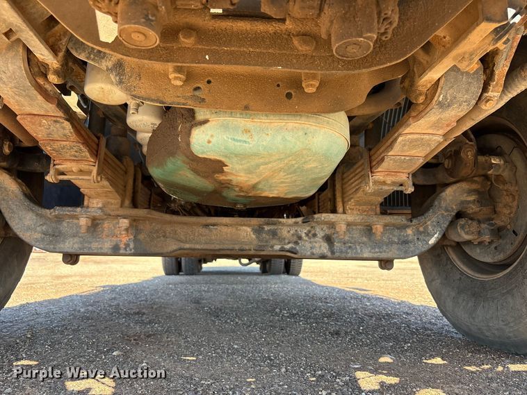 image for item EF6100 2007 Volvo VHD hydrovac truck