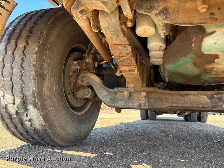 image for item EF6100 2007 Volvo VHD hydrovac truck