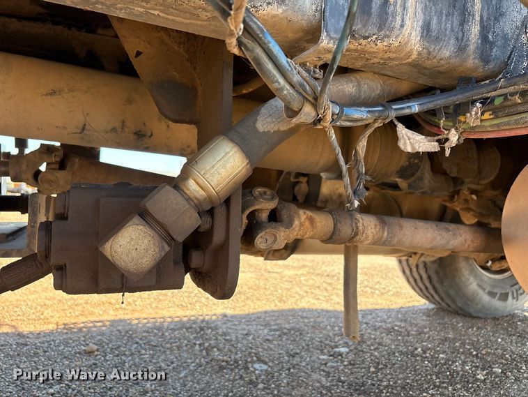 image for item EF6100 2007 Volvo VHD hydrovac truck