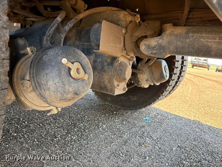 image for item EF6100 2007 Volvo VHD hydrovac truck