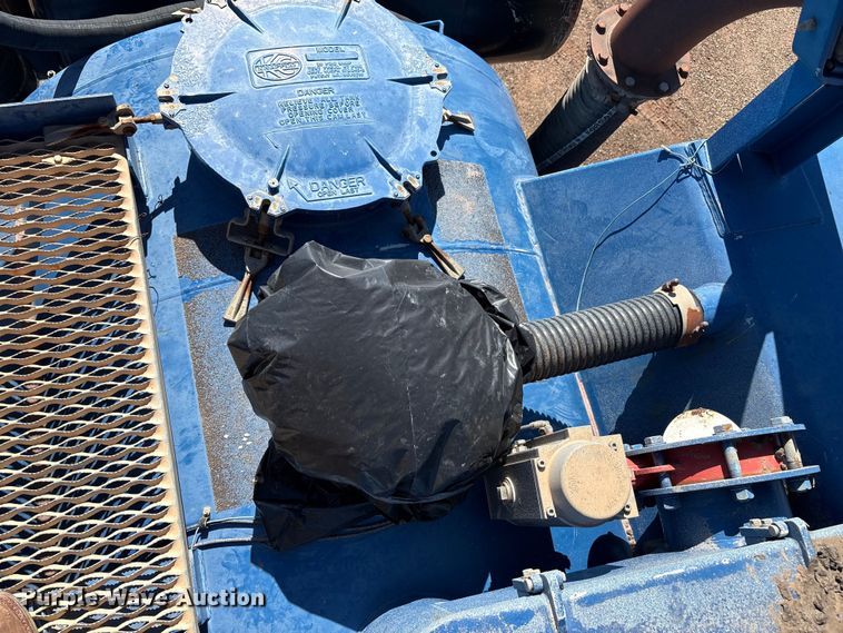 image for item EF6100 2007 Volvo VHD hydrovac truck