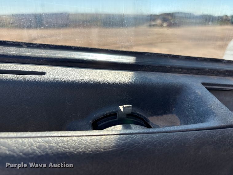 image for item EF6100 2007 Volvo VHD hydrovac truck