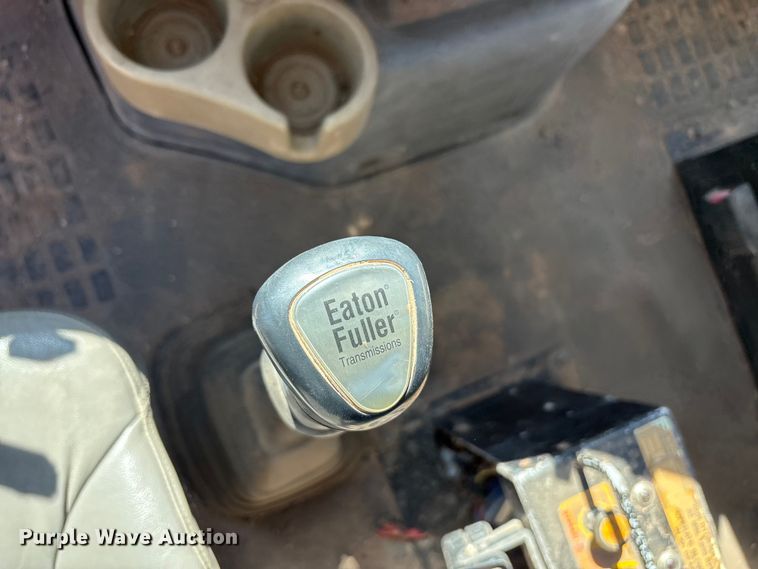 image for item EF6100 2007 Volvo VHD hydrovac truck