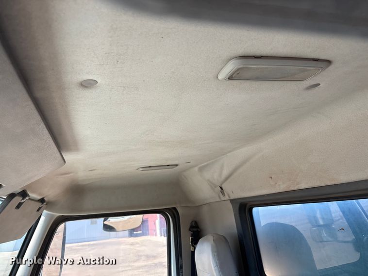 image for item EF6100 2007 Volvo VHD hydrovac truck